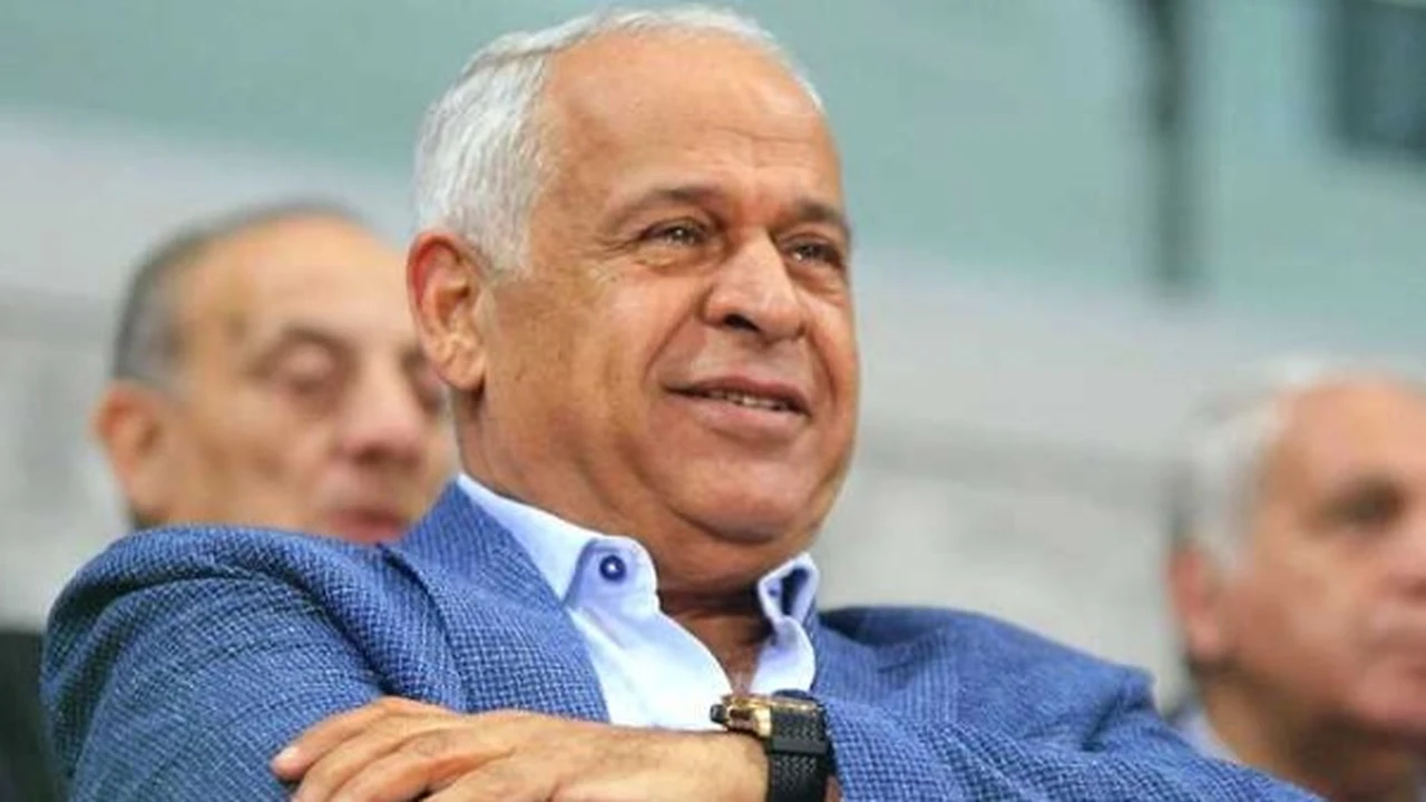 فرج عامر يوضح موقف الأهلي من عودة أكرم توفيق